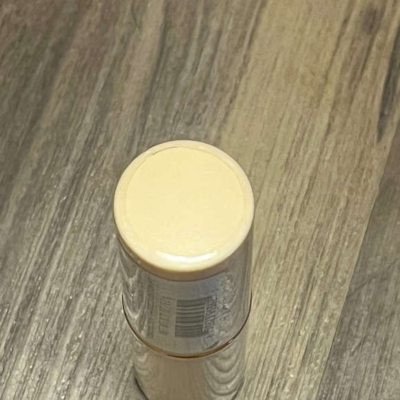 NWT Revolution Concealer BUNDLE - Picture 6 of 7